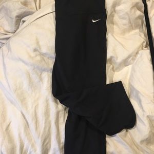 Nike Cropped Capri Leggings 🔥